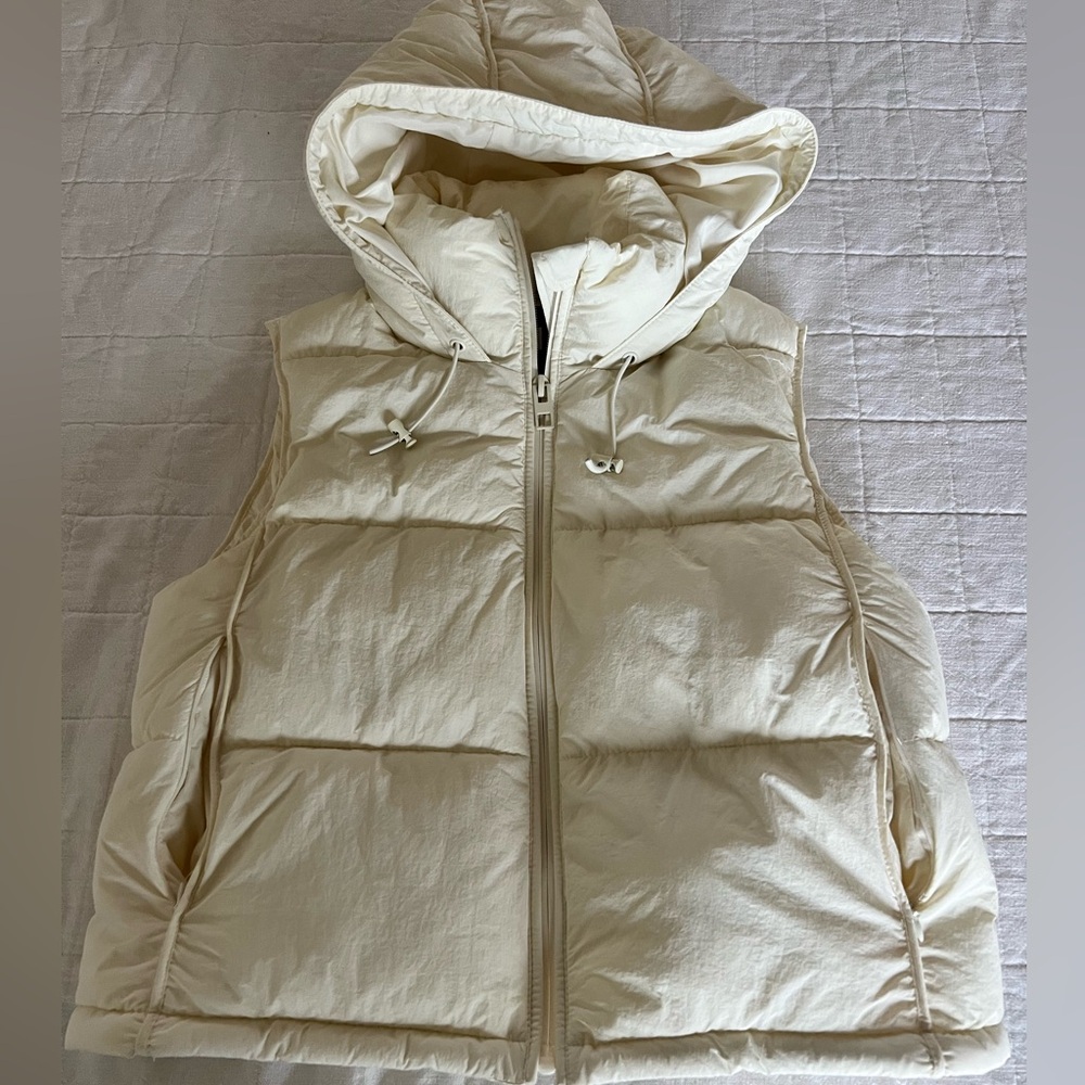 Zara Cream Puffer Vest with Hood size M medium women